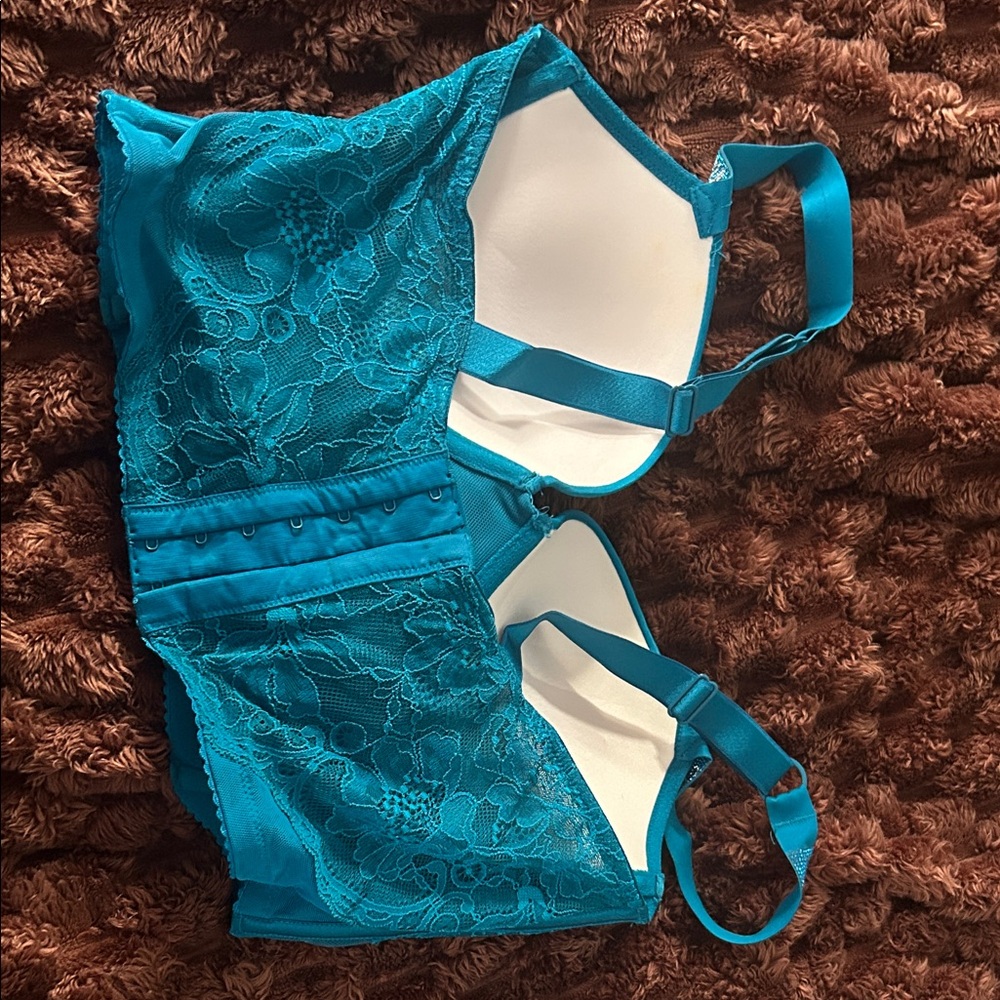 Victoria's Secret Turquoise Lace Bra - Picture 2 of 3